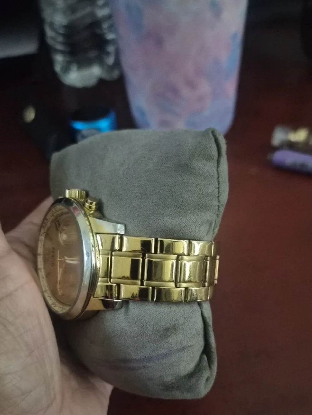 Guess Gold Tone Men's Chronograph Bracelet Watch Really Nice Watch. Nwot